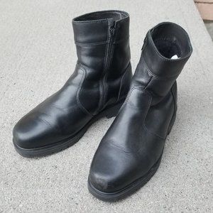 Logistik Unicorp Side-Zip Winter Boots in 7.5X Extra-Wide - Made in Canada!
